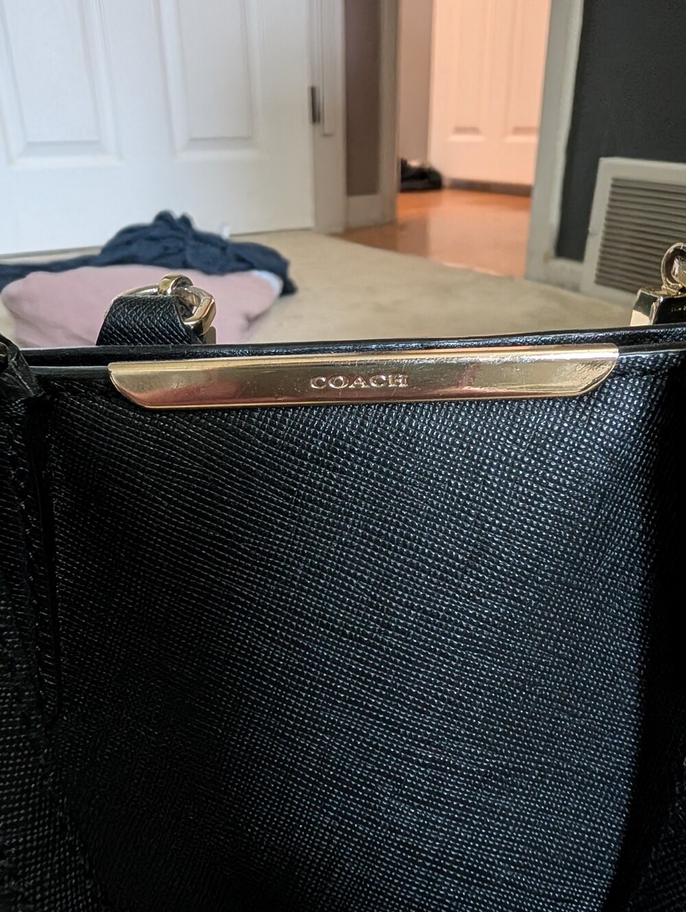 Coach Handbag - Picture 3 of 8